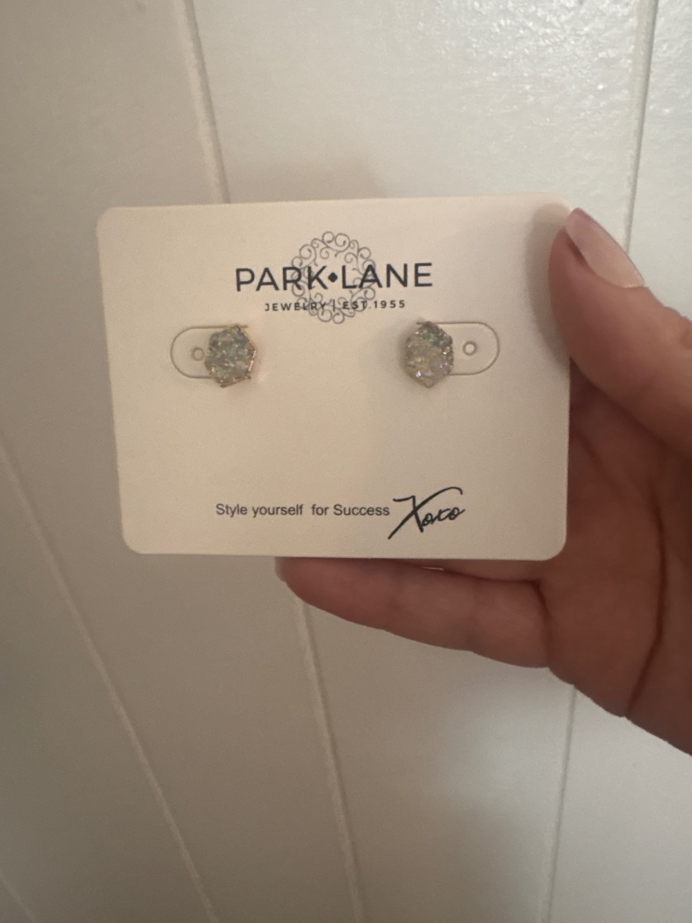 Hailee Earrings White